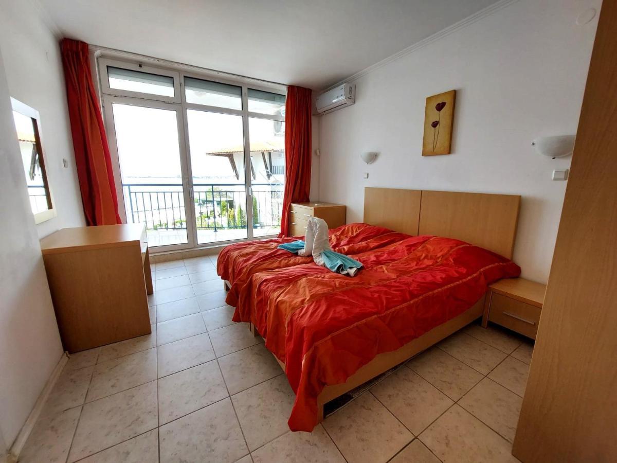 Vega Village Ap B39 Свети Влас Екстериор снимка