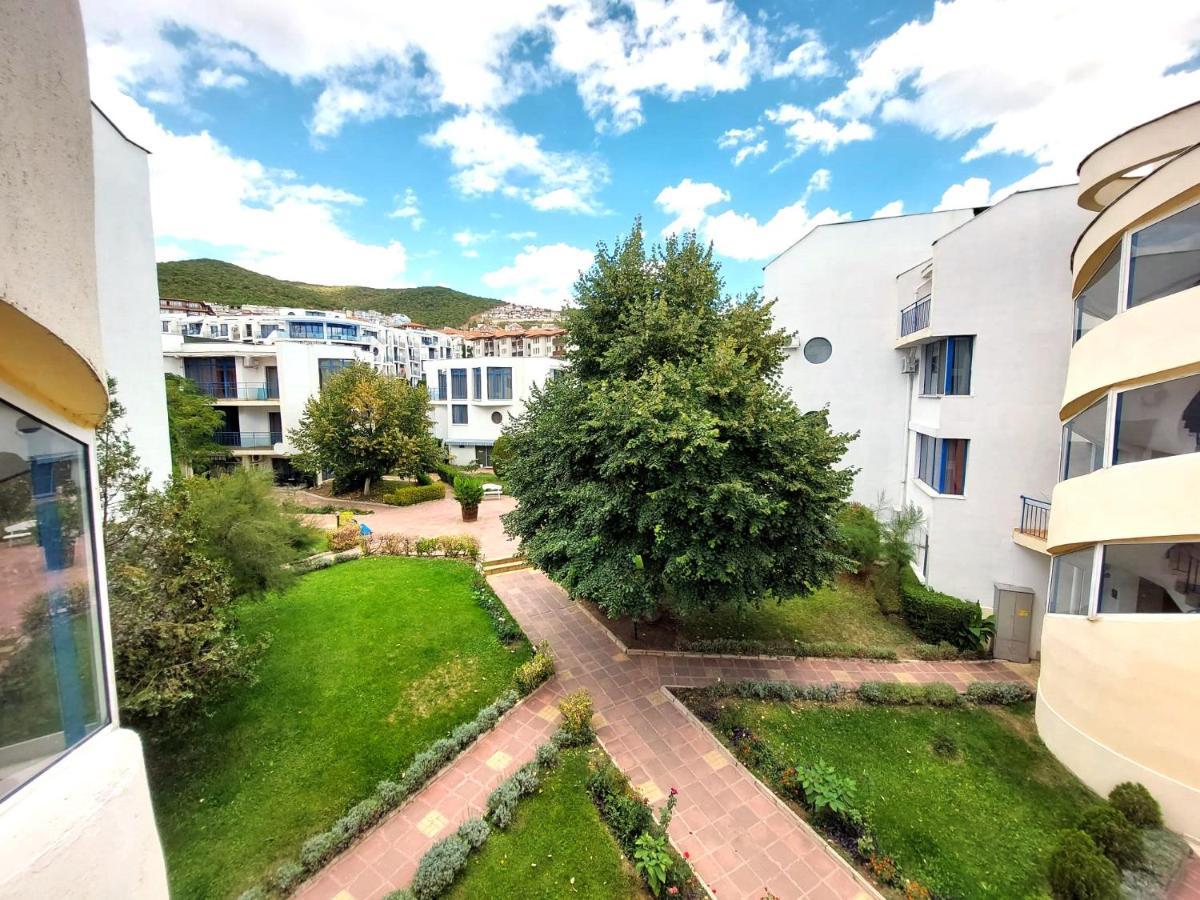Vega Village Ap B39 Свети Влас Екстериор снимка