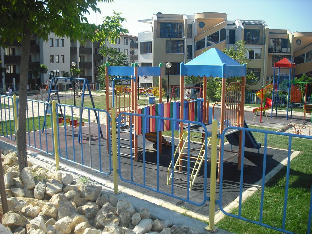 Vega Village Ap B39 Свети Влас Екстериор снимка